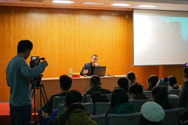 电视艺术学院阳光学堂邀请北京电影学院梁碧波老师作专题讲座